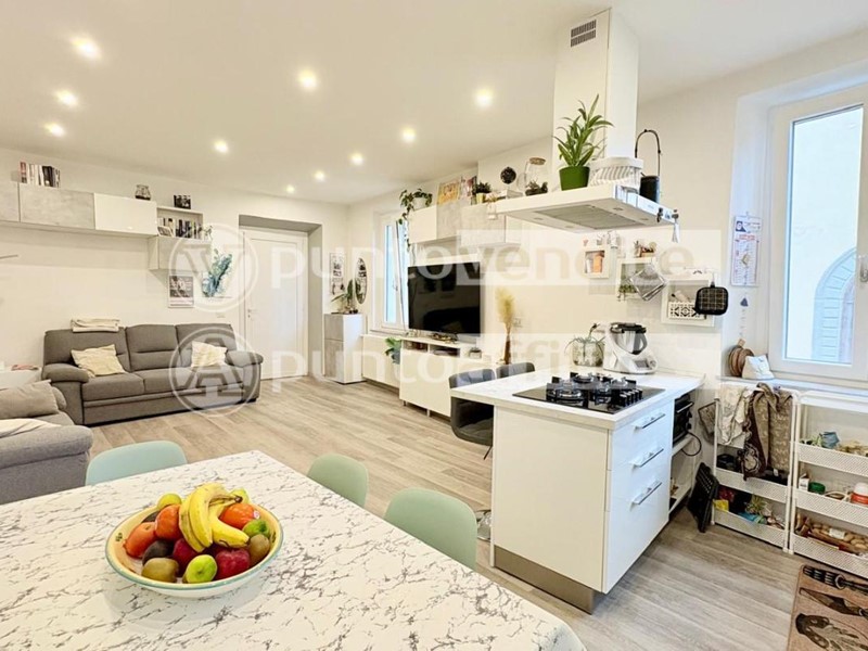 Appartamento in Vendita a Lucca, 525'000&euro;, 140 m², arredato