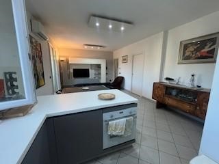 Quadrilocale in Vendita a Lucca, zona San Concordio Contrada, 250'000&euro;, 89 m², arredato