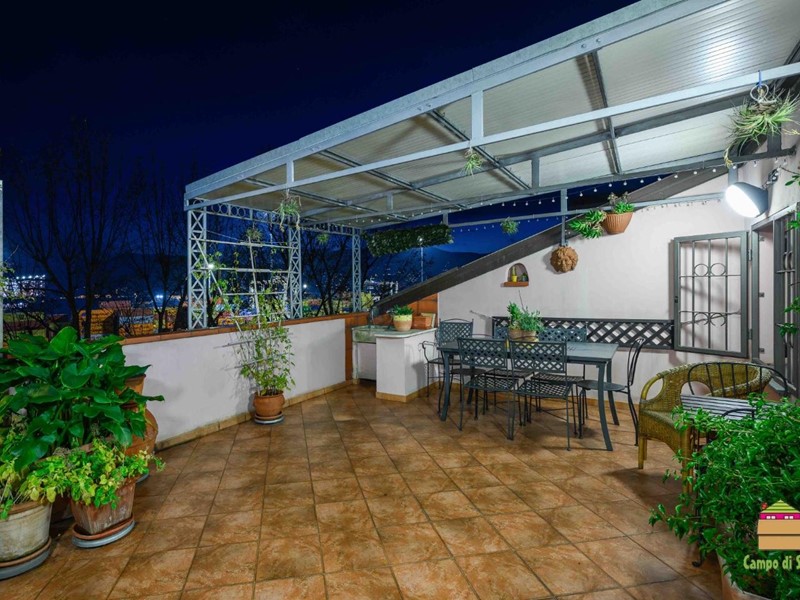 Attico in Vendita a La Spezia, zona San Bartolomeo, 255'000&euro;, 162 m²