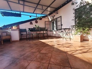 Attico in Vendita a La Spezia, zona San Bartolomeo, 255'000&euro;, 162 m²