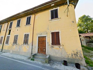 Bilocale in Vendita a Besana in Brianza, 29'248&euro;, 66 m²