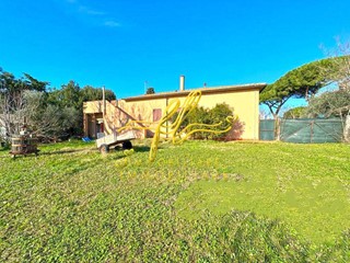 Villa in Vendita a Cecina, 290'000&euro;, 150 m²