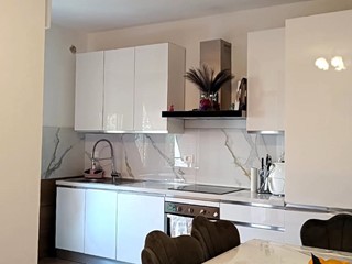 Quadrilocale in Vendita a Cascina, 200'000&euro;, 95 m², con Box