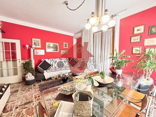 Appartamento in Vendita a Empoli, 220'000&euro;, 120 m², con Box