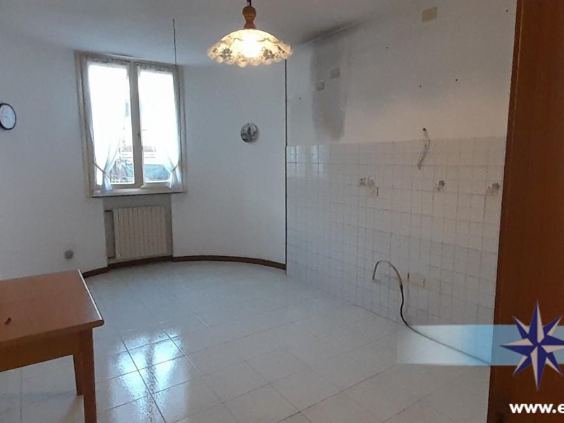 Appartamento in Vendita a Massa, 319'000&euro;, 115 m², con Box