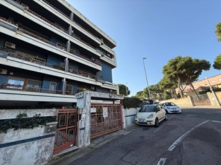 Trilocale in Affitto a Cagliari, 1'390&euro;, 110 m²