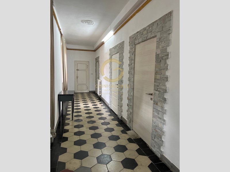 Appartamento in Vendita a Livorno, 350'000&euro;, 232 m²