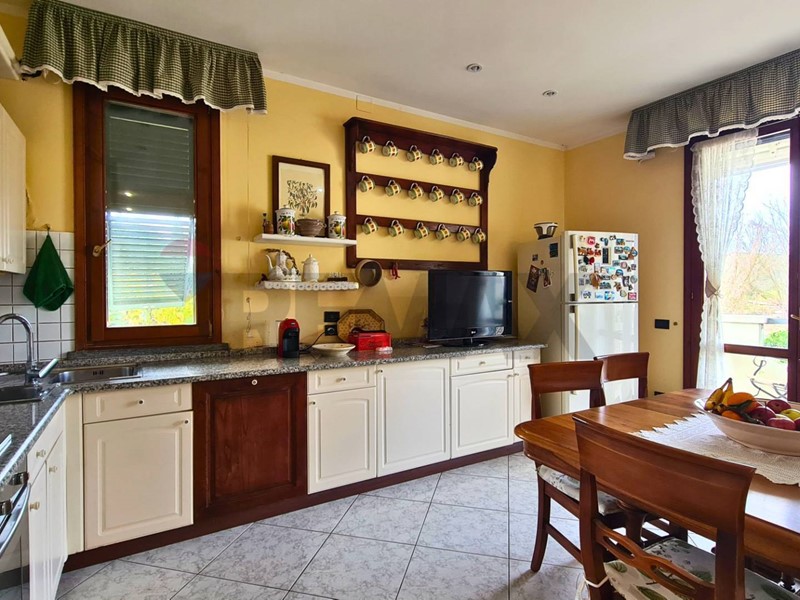 Casa Semi Indipendente in Vendita a Gambassi Terme, 230'000&euro;, 132 m²