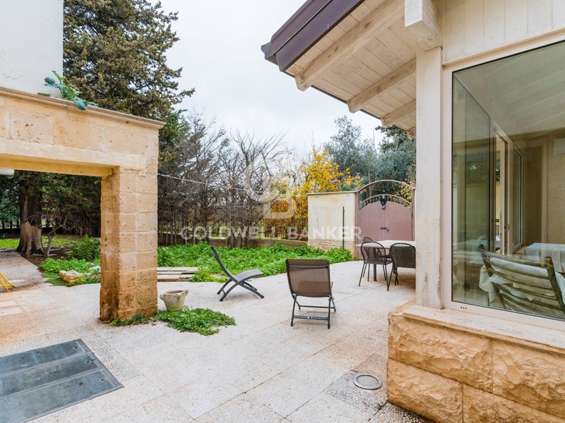 Villa in Vendita a Adelfia, 240'000&euro;, 140 m²