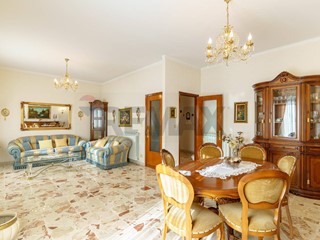 Quadrilocale in Vendita a Catania, 177'000&euro;, 133 m²