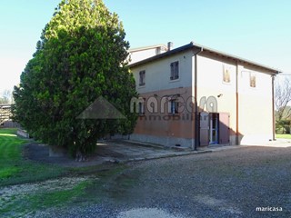 Casa Indipendente in Vendita a Ferrara, 118'000&euro;, 400 m²