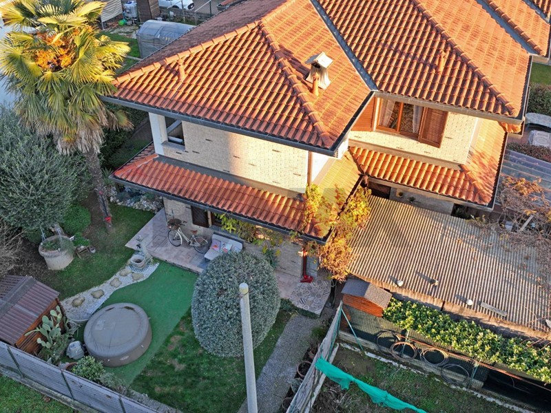 Villa in Vendita a Mariano Comense, 395'000&euro;, 200 m²