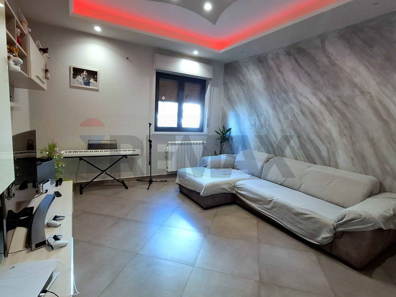 Quadrilocale in Vendita a Aci Catena, 129'000&euro;, 114 m²