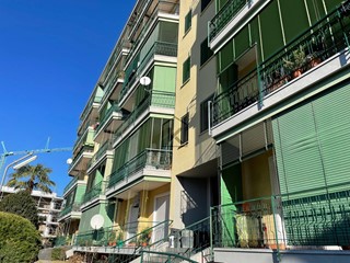 Bilocale in Vendita a Arona, 85'000&euro;, 70 m²