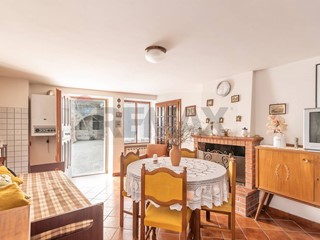 Casa Indipendente in Vendita a Fabriano, 87'000&euro;, 95 m²