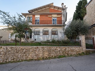 Casa Indipendente in Vendita a Cingoli, 160'000&euro;, 312 m²
