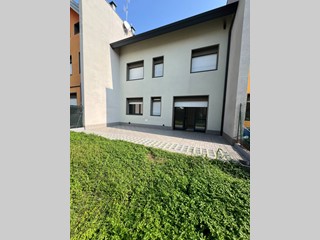 Villetta a schiera in Vendita a Ciserano, 255'000&euro;, 175 m²