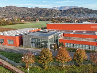 Capannone in Vendita a Terno d'Isola, 7000 m²