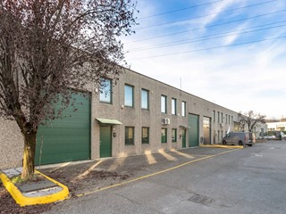 Capannone in Vendita a Bagnatica, 195'000&euro;, 200 m²