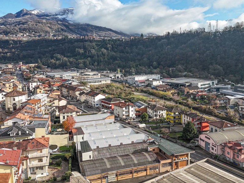 Capannone in Vendita a Vertova, 279'000&euro;, 511 m²