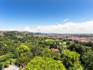 Appartamento in Vendita a Bergamo, 360 m²