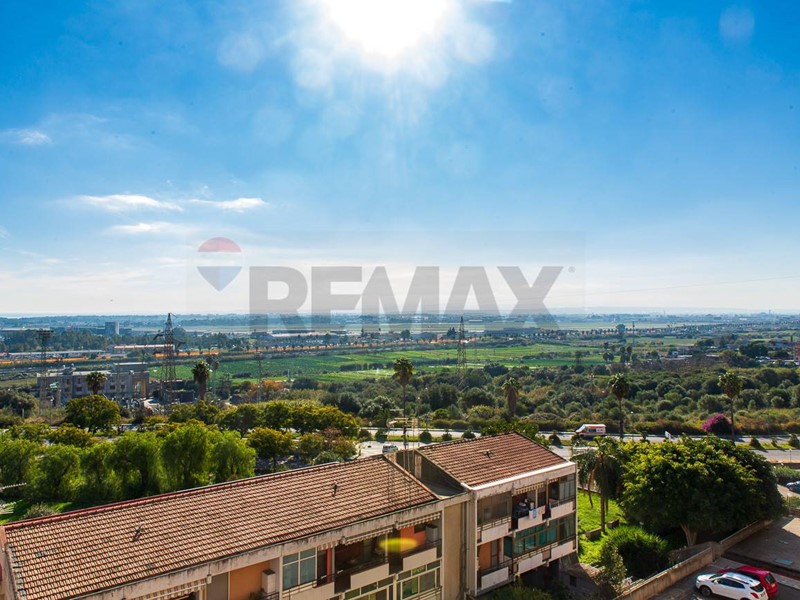 Appartamento in Vendita a Catania, 112'000&euro;, 100 m²