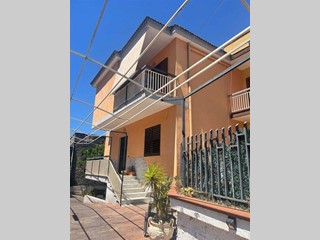 Trilocale in Vendita a Angri, 140'000&euro;, 80 m²