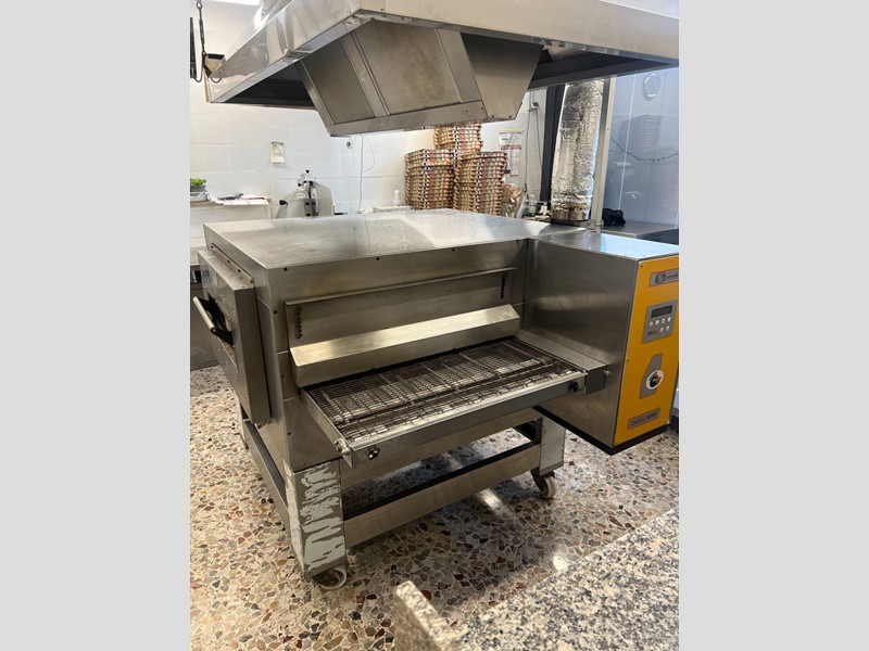 Attività commerciale in Vendita a Verona, 55'000&euro;, 100 m²