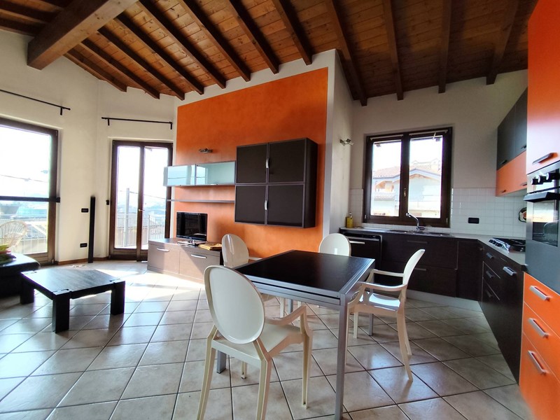 Trilocale in Affitto a Sarnico, 1'200&euro;, 100 m²