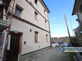 Quadrilocale in Vendita a Ponsacco, 135'000&euro;, 76 m²
