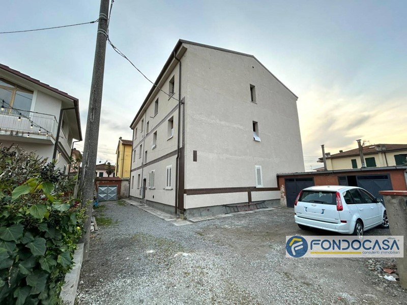 Quadrilocale in Vendita a Ponsacco, 135'000&euro;, 76 m²