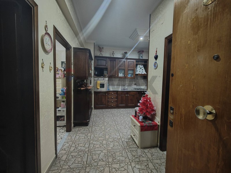 Bilocale in Vendita a Napoli, 110'000&euro;, 52 m²