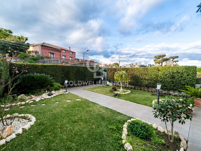 Villetta a schiera in Vendita a Zafferana Etnea, 259'000&euro;, 109 m²