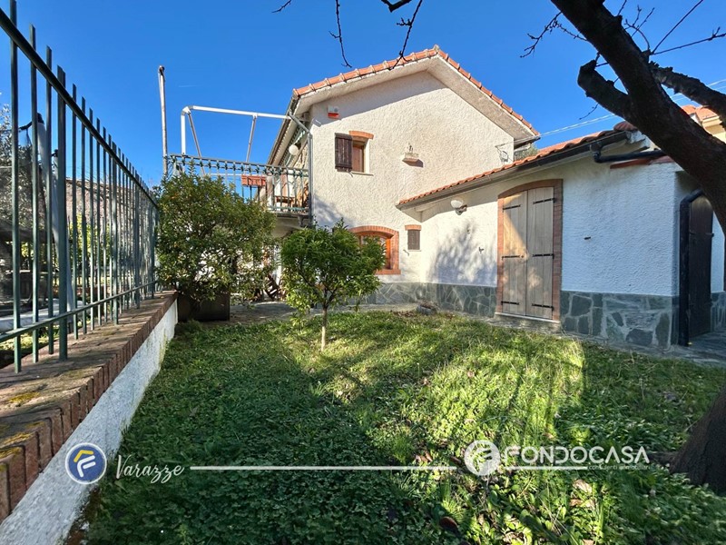 Casa Indipendente in Vendita a Varazze, 430'000&euro;, 130 m²
