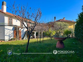 Casa Indipendente in Vendita a Varazze, 430'000&euro;, 130 m²