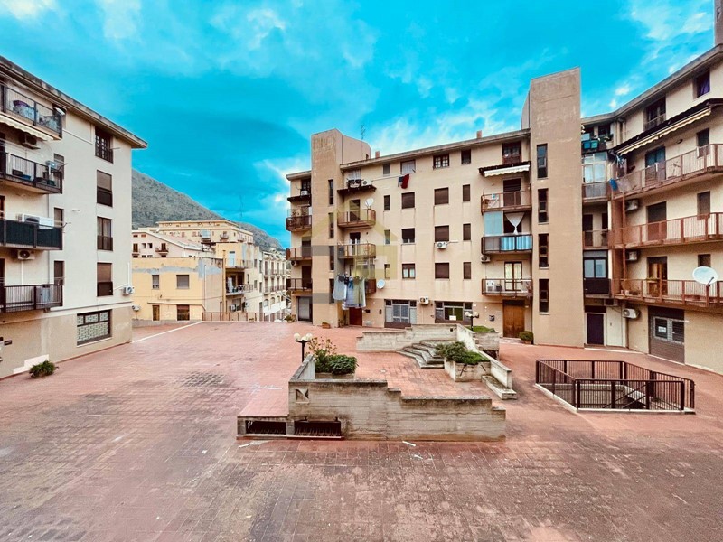 Quadrilocale in Vendita a Castellammare del Golfo, 109'000&euro;, 120 m²