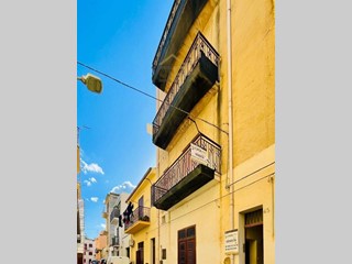 Casa Indipendente in Vendita a Castellammare del Golfo, 99'000&euro;, 145 m²