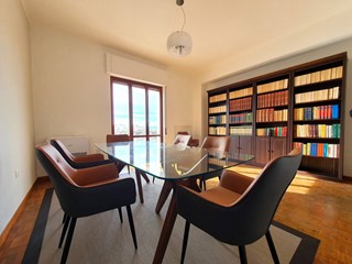 Ufficio in Affitto a Catanzaro, 180&euro;, 160 m²