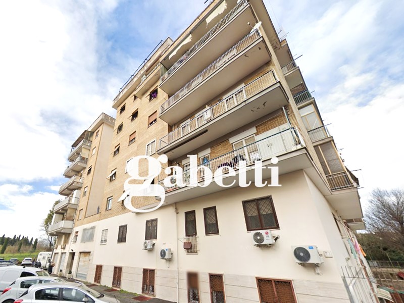 Bilocale in Vendita a Roma, 144'000&euro;, 52 m²