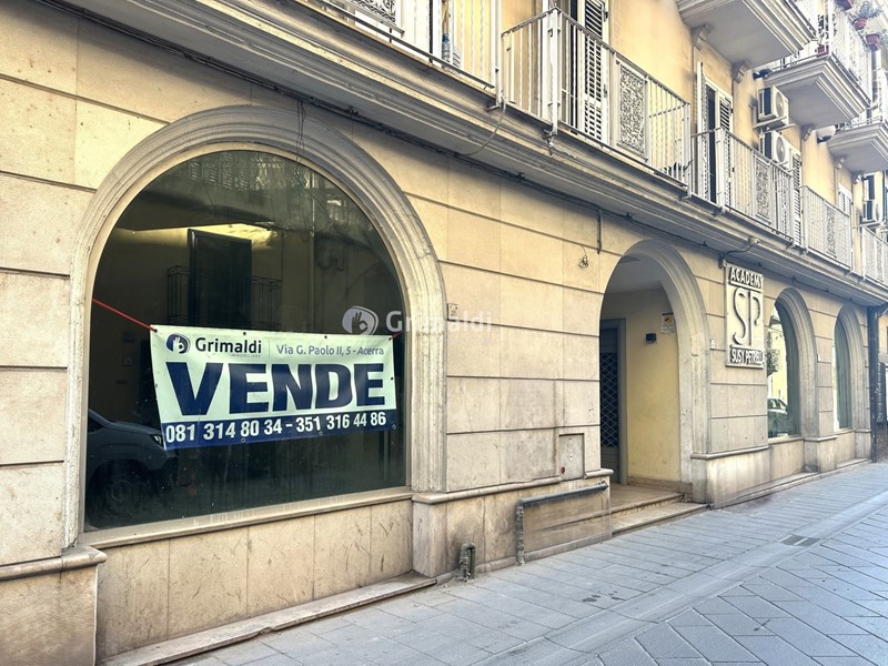 Negozio in Vendita a Acerra, 53'000&euro;, 65 m²
