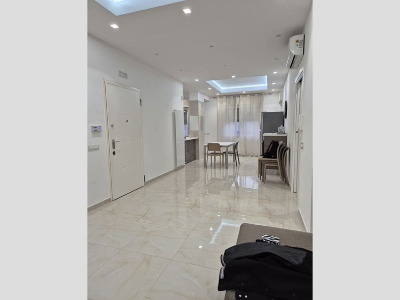 Appartamento in Vendita a Siracusa, 170'000&euro;, 135 m², arredato