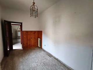 Trilocale in Vendita a Amelia, 48'000&euro;, 73 m²