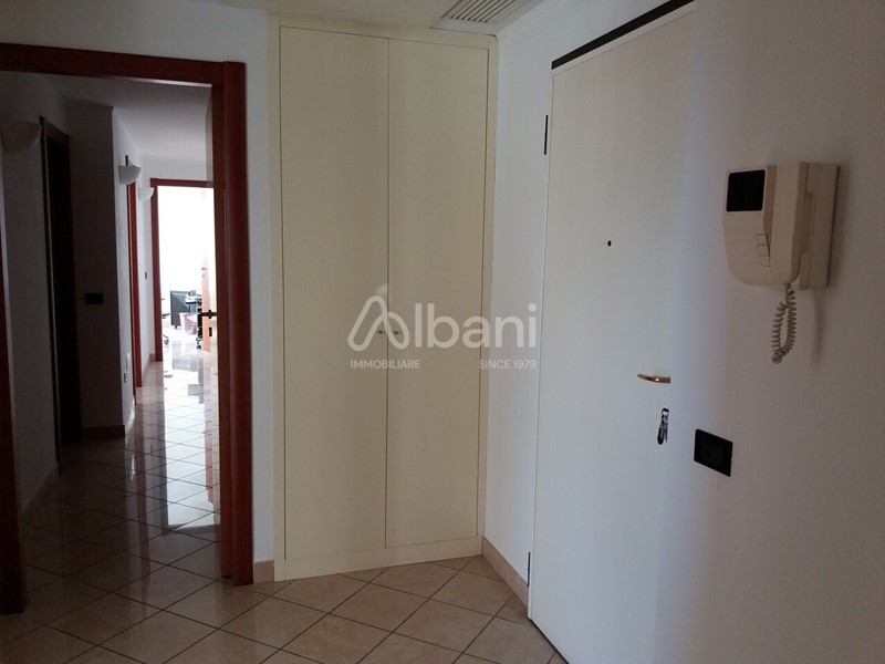 Quadrilocale in Affitto a La Spezia, 1'200&euro;, 106 m², arredato, con Box
