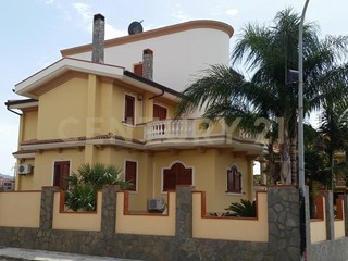 Casa Indipendente in Vendita a Milazzo, 504 m², arredato