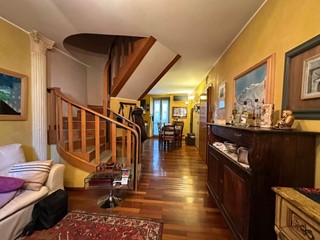 Trilocale in Vendita a Fiorenzuola d'Arda, 110'000&euro;, 90 m², con Box