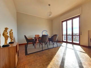 Ufficio in Affitto a Catanzaro, zona Catanzaro Centro, 180&euro;, 160 m²