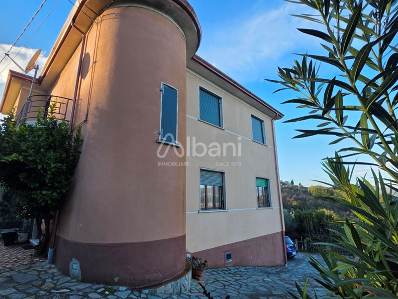 Casa Indipendente in Vendita a Arcola, 430'000&euro;, 298 m², con Box
