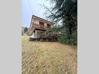 Casa Indipendente in Vendita a Altissimo, zona CAMPANELLA, 390'000&euro;, 600 m²