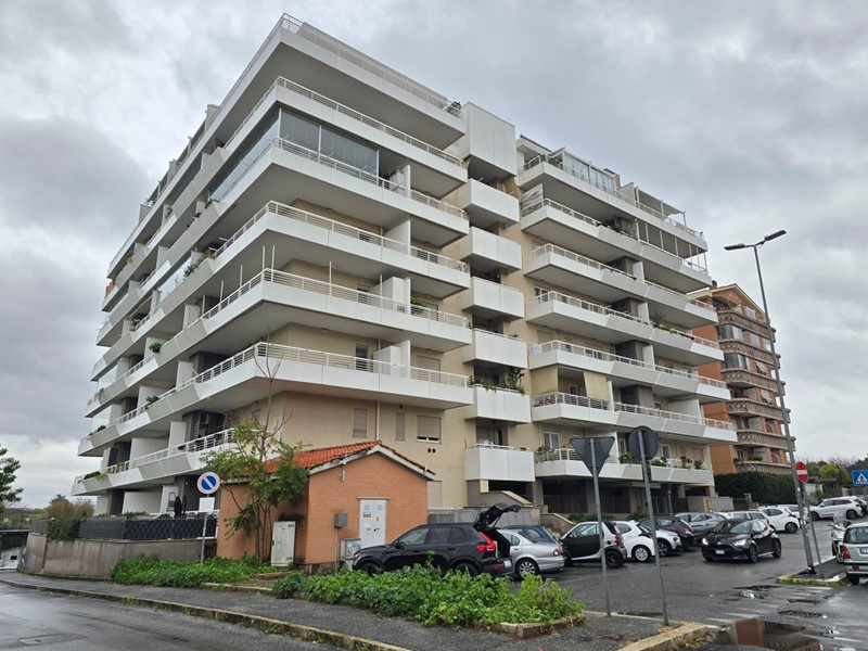 Bilocale in Vendita a Roma, 239'000&euro;, 60 m², con Box