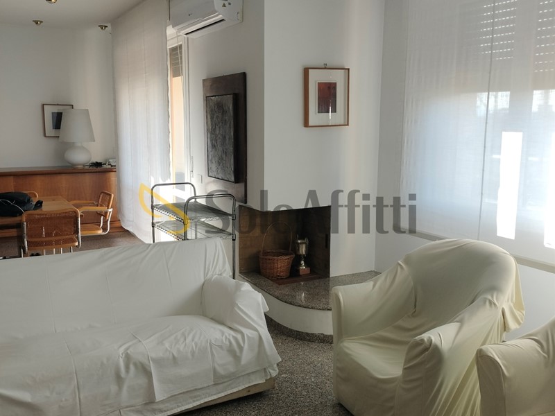Appartamento in Affitto a Sesto Fiorentino, zona Quinto Alto, 1'700&euro;, 140 m², arredato